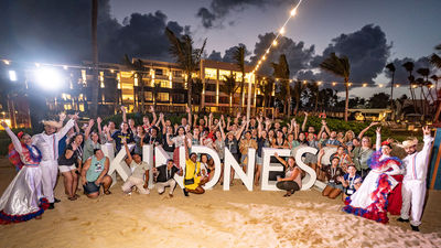Attendees of ALG Vacations’ Kindness conference