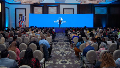 More than 300 local travel professionals attended the Houston event.