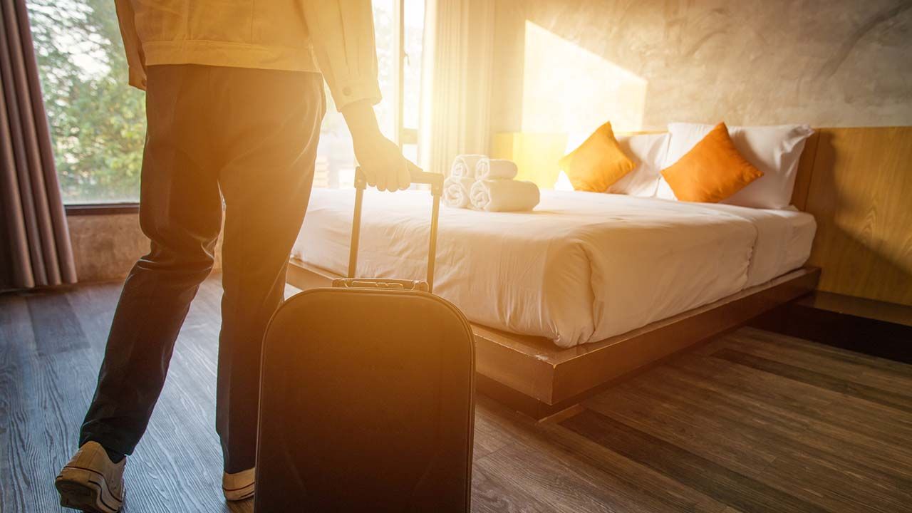 Los Angeles Hotels Offer 30,000 Rooms for COVID-19 Response