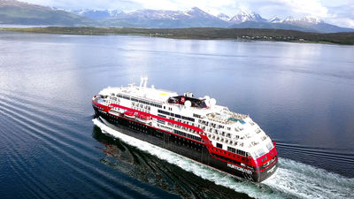Roald Amundsen is equipped with battery power.