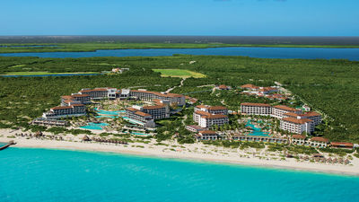 This year’s Family Travel Association summit will be held at Dreams Playa Mujeres Golf and Spa Resort.