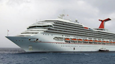 Carnival Triumph Passengers Disembark in Mobile