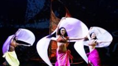 Entertainment on Maui Lights Up The Night