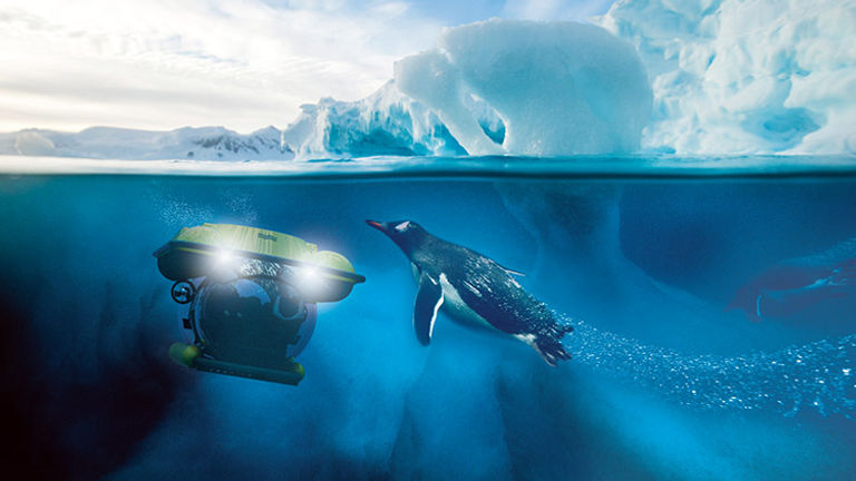 Dive by submarine in Antarctica onboard Scenic Eclipse. // © 2017 Scenic