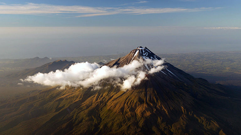 If clients love art and adventure, consider recommending the Taranaki region on New Zealand’s North Island. // © 2018 Rob Tucker
