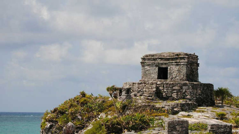 Enjoying the ruins of Tulum, the last major Maya city // © Neal Tornopsky