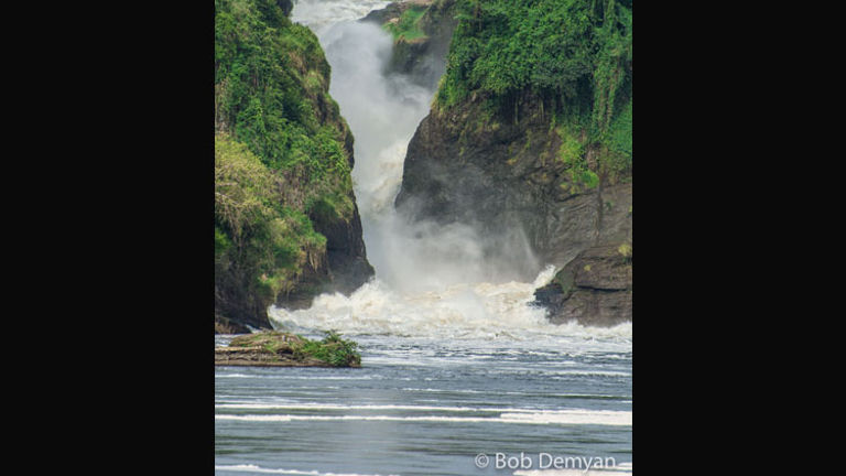 The current gets more turbulent by Murchison Falls. // (c) Bob Demyan