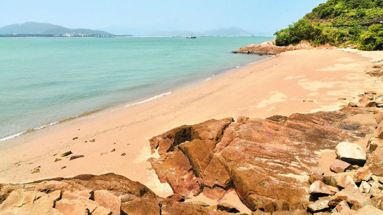 Ham Tin beach in Hong Kong // © 2016 Hong Kong Tourism Board
