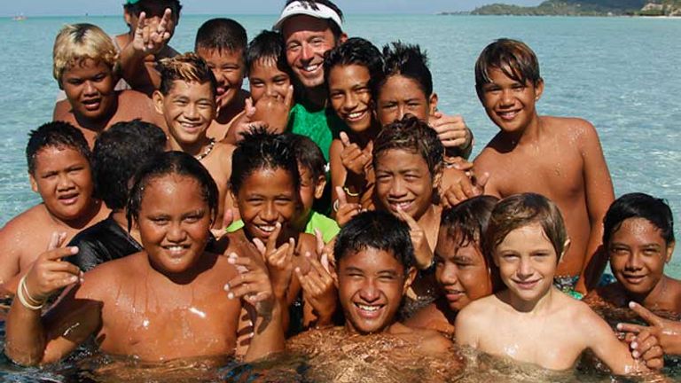Kids participated in a swim clinic with Pan-American gold and champion Masters Swimmer Alex Kostich. // (c) 2013 Wim Lippens