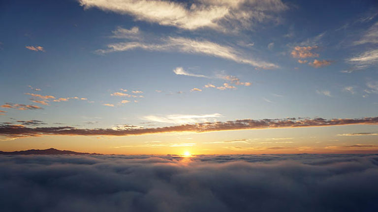 Seeing sunrise while on a hot-air balloon // © 2017 Valerie Chen