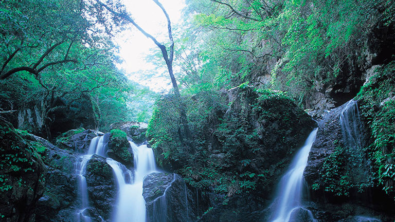 Iya Valley is known as Japan’s “Grand Canyon” for its deep ravines and steep mountainsides. // © 2015 Tokushima Prefecture and Japan National Tourism Organization