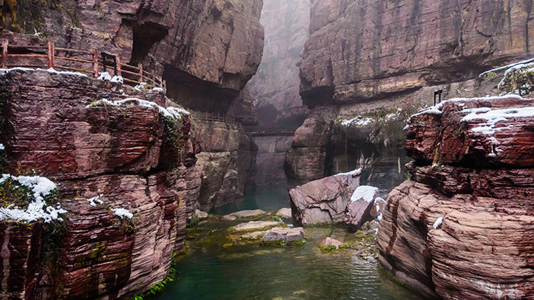 Hongshi Gorge looks mystical in both summer and winter. // © 2016 Henan Tourism
