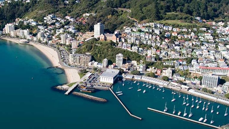 In Wellington, they traveled from the harbor to the West Coast of the southern North Island: the Kapiti Coast. // © 2014 Thinkstock/Melvyn Birch