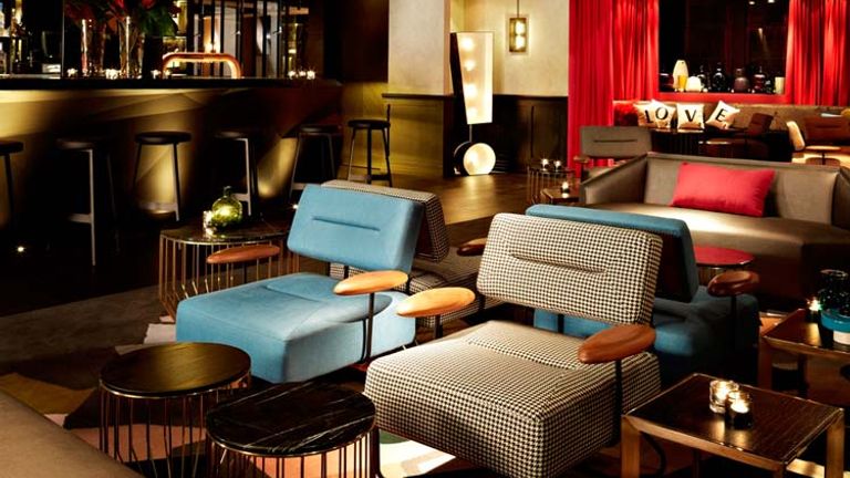 Qtsydney_giltlounge