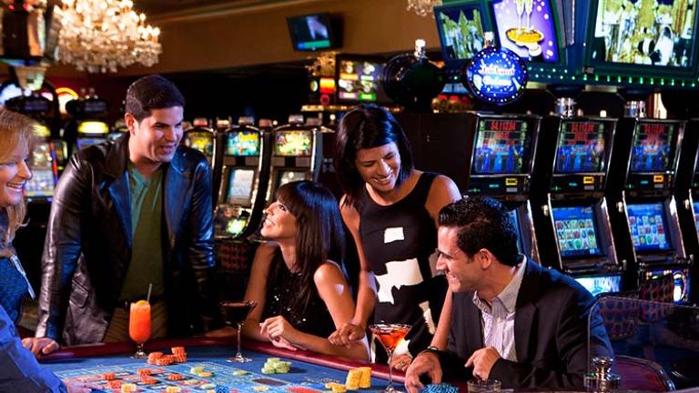 The on-site Stellaris Casino features table games, video poker and a late-night Chinese restaurant, Wan Chai Noodle Bar. // © 2014 San Juan Marriott Resort & Stellaris Casino