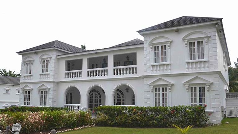 A villa at Half Moon // © 2016 Parm Parmar