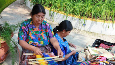 Countless villages in Guatemala still make all textiles by hand using natural plant dyes for color.// (c) 2013 ASTA Young Professionals Society (YPS)