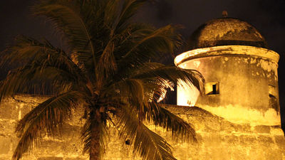 Cartagena’s historic city center features colonial period architecture as well as new infrastructure. // © 2013 Mark Chesnut/LatinFlyer.com