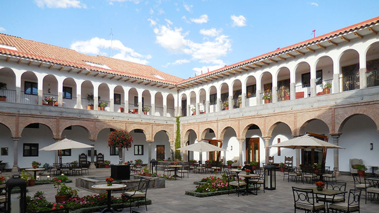 ElConventoCusco_Courtyard2