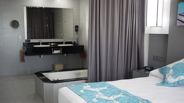 All rooms at the recently opened 573-room Hotel Riu Playa Blanca in Panama have niceties such as a minibar, a liquor dispenser, a balcony or a terrace and more. // © 2015 Terra Judge