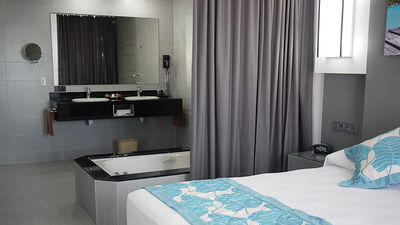 All rooms at the recently opened 573-room Hotel Riu Playa Blanca in Panama have niceties such as a minibar, a liquor dispenser, a balcony or a terrace and more. // © 2015 Terra Judge