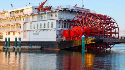 American Queen Steamboat Company brought American Empress to the region this year, one of many new ships and itineraries in the Western half of North America. // © 2014 American Queen Steamboat Company