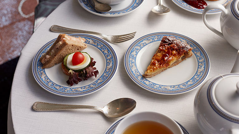 Guests also love Barista’s, for Illy espresso drinks, and afternoon tea, complete with pastries. // © 2017 Oceania Cruises