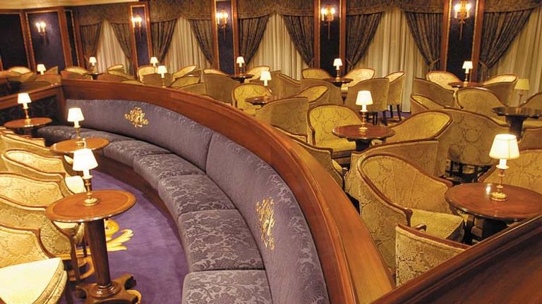 Before: Regatta’s theater lounge // © 2014 Oceania Cruises