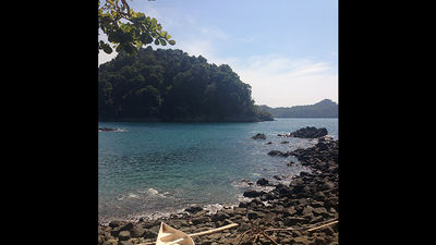 Costa Rica boasts gorgeous beaches and coves, such as this one in Quepos. // © 2016 Michelle Juergen