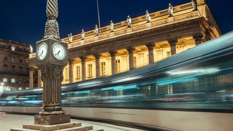 Bordeaux’s opera house is located in the city center. // © 2015 iStock