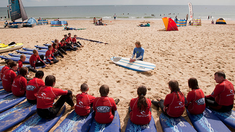 Bournemouth is a great destination for watersport enthusiasts and offers some of the safest beaches in Britain. // © 2015 VisitBritain/Rod Edwards