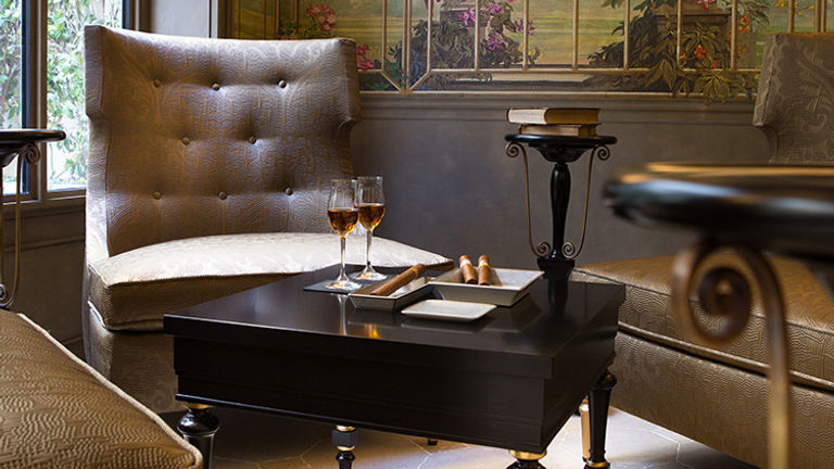 La Reserve Paris is reminiscent of a posh private members’ club. // © 2015 La Reserve Paris Hotel and Spa