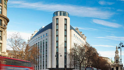 London’s ME London, which is located in the city’s West End, features a modern monochrome design. // © 2017 ME London