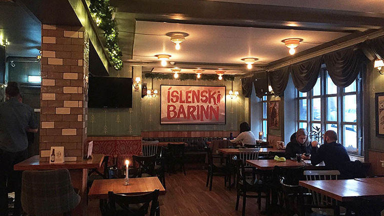 Islenski Barinn (“Icelandic Bar”) is known for its craft beers and lamb soup. // © 2017 Valerie Chen