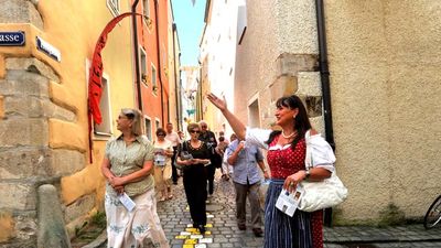 To learn about local history while seeing the sights in Passau, Germany, visitors might sign up for a docent-led walking tour with the Passau Tourist Association. // © 2014 Passau Tourist Association