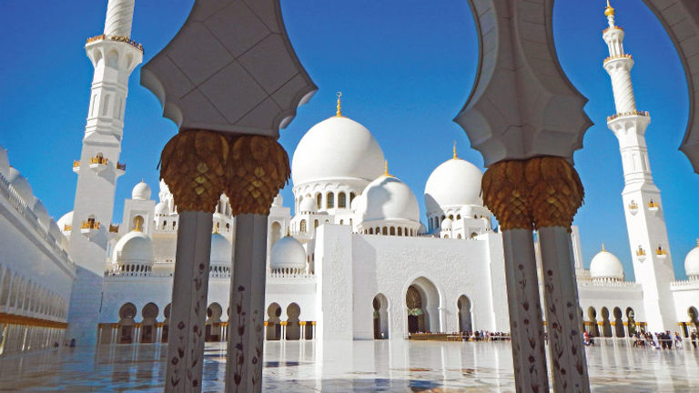 Abu Dhabi’s Sheikh Zayed Grand Mosque, Second Place, 2014 TravelAge West reader photo contest // © 2014 Michael Costanzo