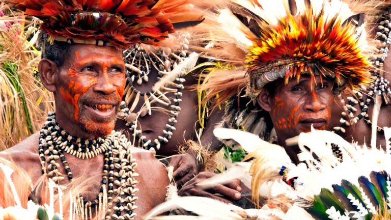 Witness tribal customs in Papua New Guinea. // © 2016 iStock