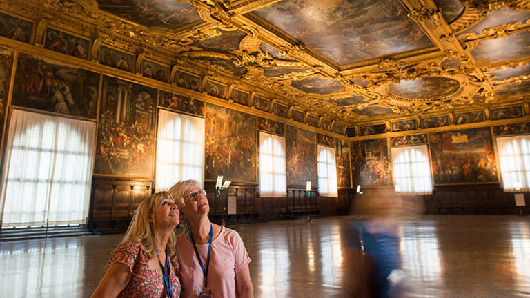 Luxury Gold itineraries provide VIP access to tourist sites. // © 2017 Insight Vacations