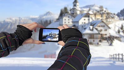 Travel agents can use Instagram, an increasingly popular app for sharing photos and videos, to their businesses’ advantage. // © 2015 Thinkstock
