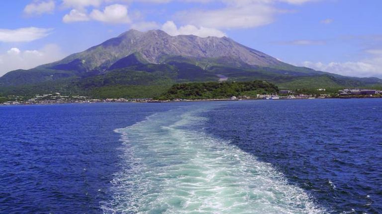 Japan’s Kyushu island is home to the country’s most active volcano and many hot springs. // © 2014 teratera30/Thinkstock