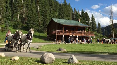 Horse-drawn wagon rides and a roping iron are among must-do activities at 320 Guest Ranch, a family-friendly property north of West Yellowstone, Mont. // © 2015 320 Guest Ranch