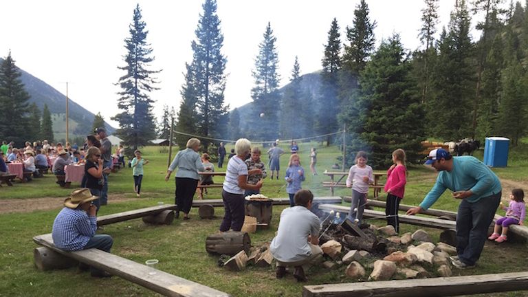 On Wednesdays during the summer, the ranch hosts its popular Chuckwagon Riverside Barbecue event, complete with an open bar, outdoor games and all-you-can-eat s'mores. // © 2015 Chelsee Lowe