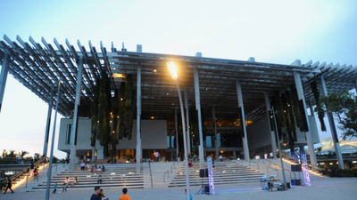 Miami has plenty to do for families, including a visit to Perez Art Museum Miami. // © 2015 Perez Art Museum Miami