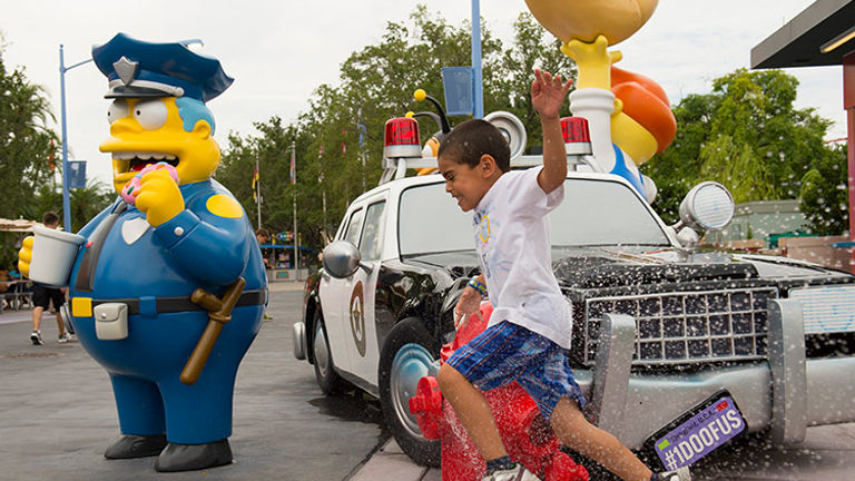 Fans of all ages can meet all their favorite characters from "The Simpsons" at Universal Orlando. // © 2017 Universal Orlando Resort
