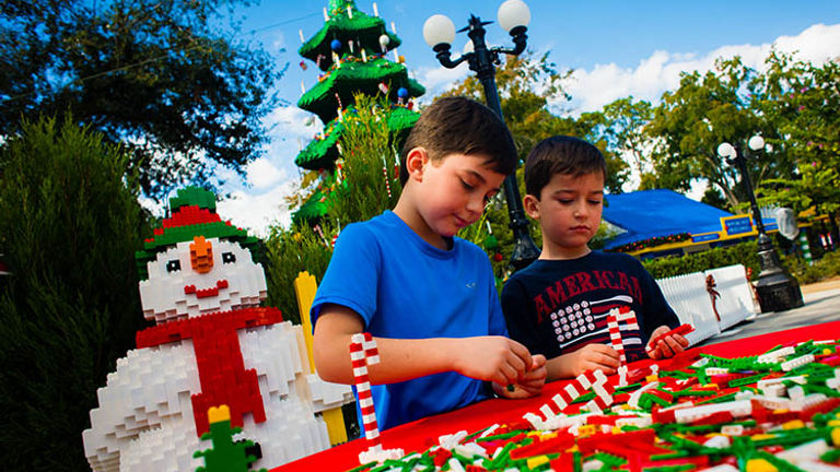 Legoland Florida Resort’s Christmas Bricktacular Celebration // © 2016 Legoland Florida Resort/Chip Litherland