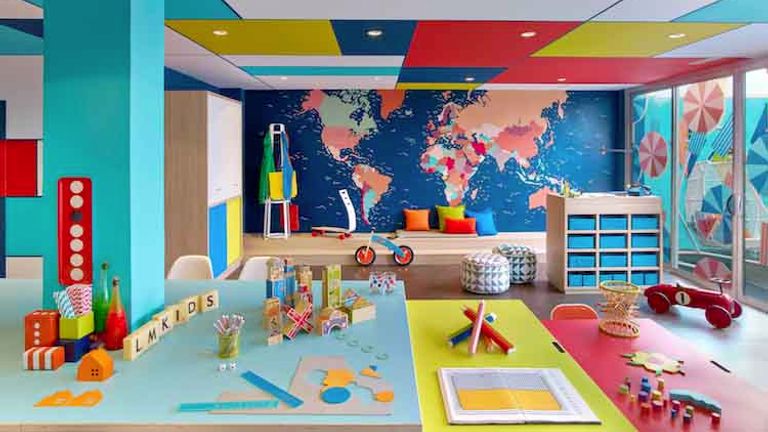 At select Le Meridien sites, children can share where they’re from and where they’ve been on large-scale maps. // © 2016 Le Meridien Hotels