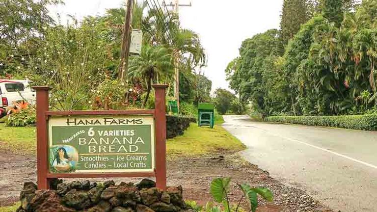 Grab some fresh banana bread at one of the many shops along the 68-mile road to Hana. // © 2016 Valley Isle Excursions