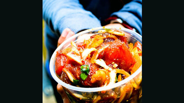 Some of Hawaii’s best poke is served at the low-key Kahuku Superette.  // © 2014 Coconuts and Cardamo