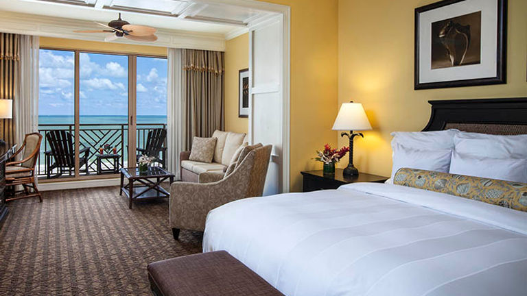 A Gulf Front Jr. Suite at Sandpearl Resort // © 2016 Sandpearl Resort Clearwater Beach