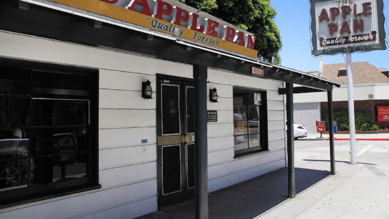 Prospective students can get a glimpse of an older LA at The Apple Pan, a local, iconic burger shack.. // © 2015 Creative Commons user aloha75